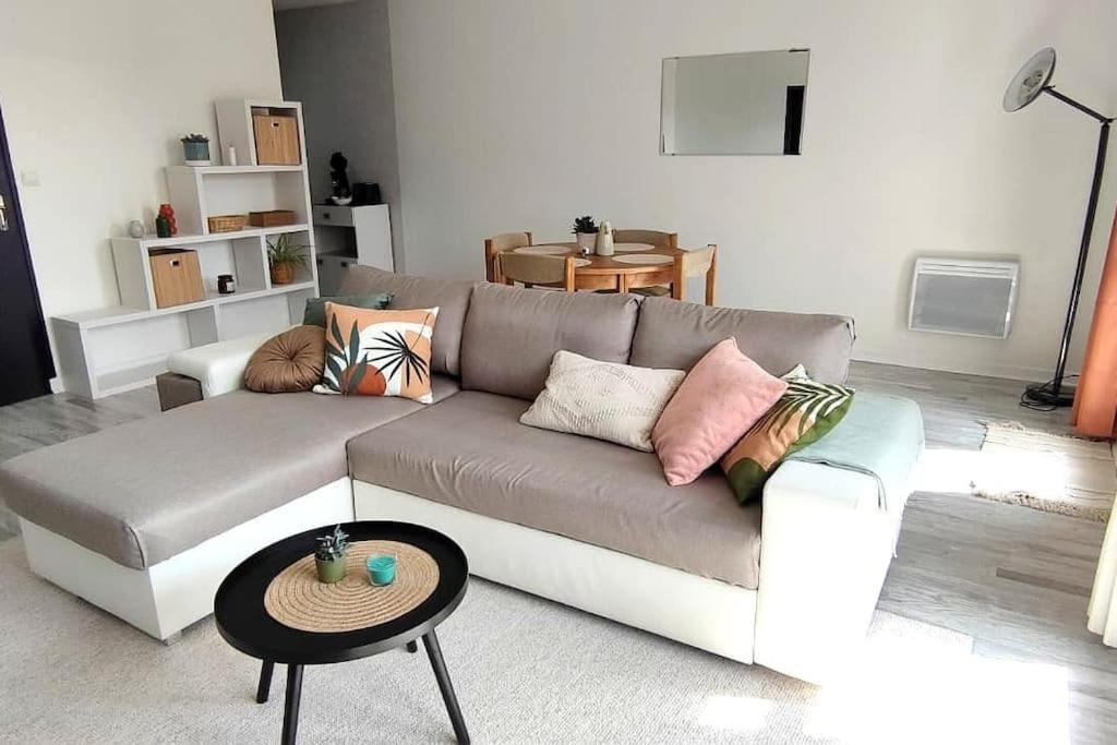Appartement Avec Garage Proche Du Centre-Ville Troyes Eksteriør billede